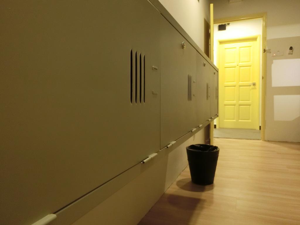 Revopackers Beds And Bunks Hostel Kuala Lumpur Bagian luar foto