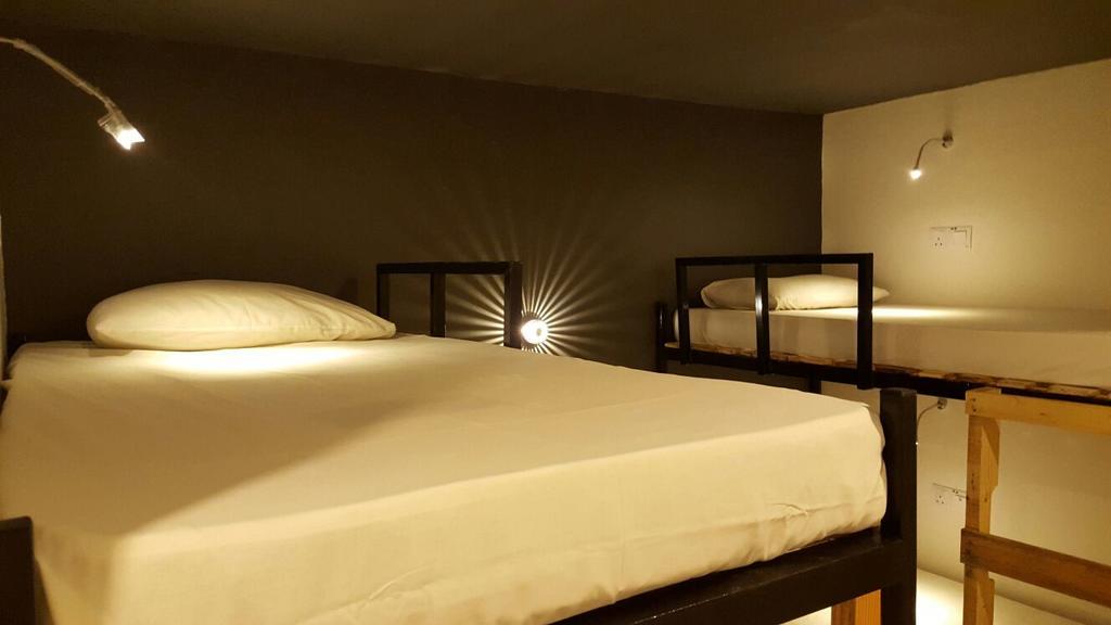 Revopackers Beds And Bunks Hostel Kuala Lumpur Bagian luar foto