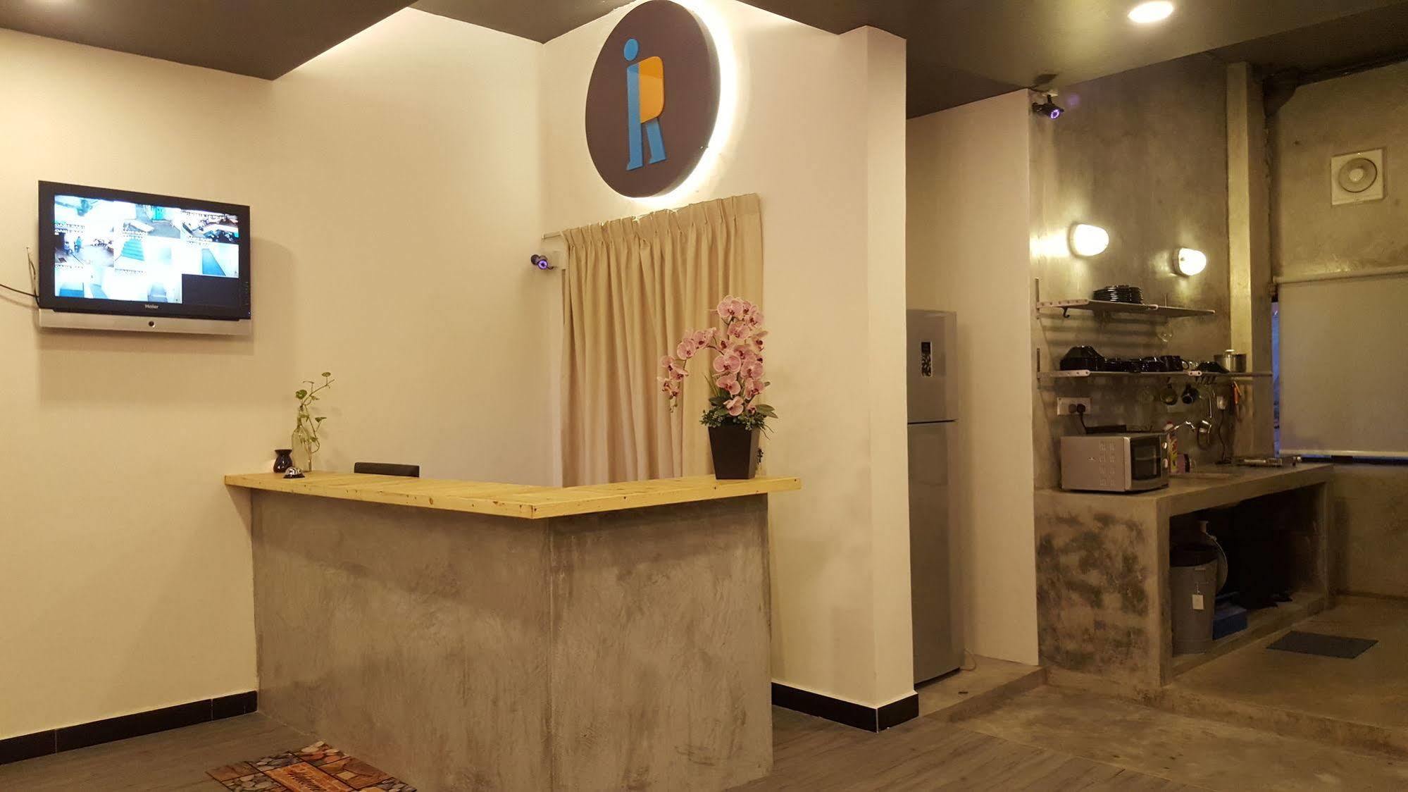 Revopackers Beds And Bunks Hostel Kuala Lumpur Bagian luar foto