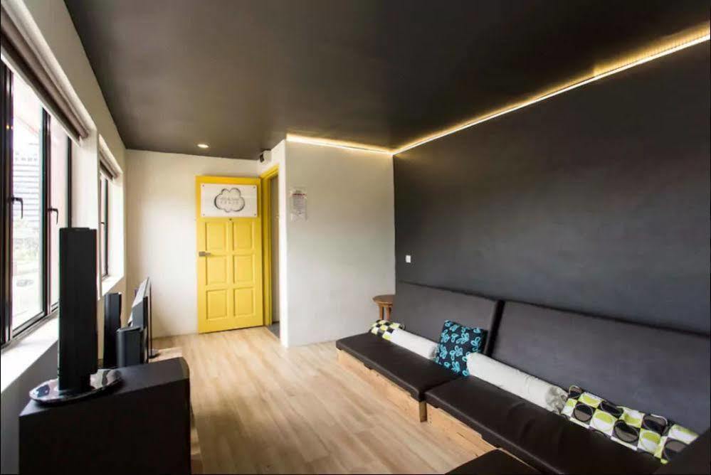 Revopackers Beds And Bunks Hostel Kuala Lumpur Bagian luar foto